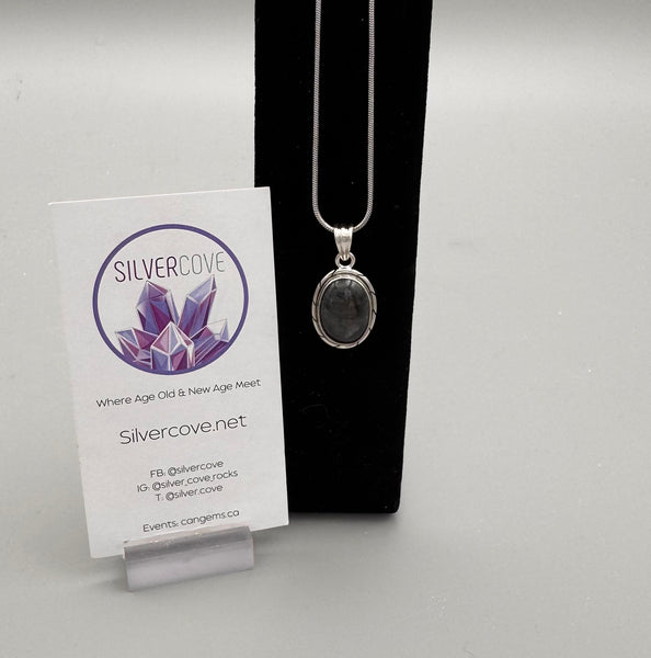 Canadian Sapphire Pendent in .925 Sterling Silver