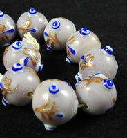 Glass bead strand
