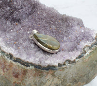 Labradorite in Sterling Silver Pendant